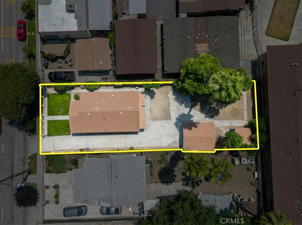 822 N Mountain View
