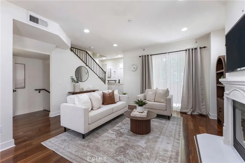 6300 Honolulu 207