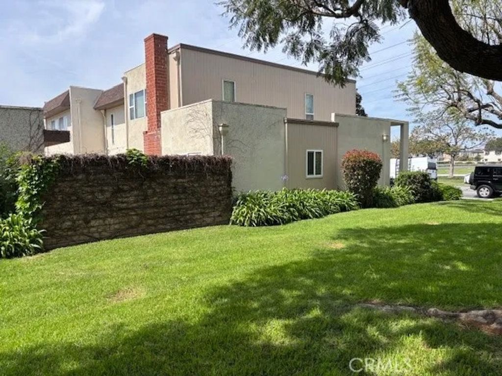 Photo of 9752 Bluereef Dr, Huntington Beach, CA 92646 (MLS # OC26057048)