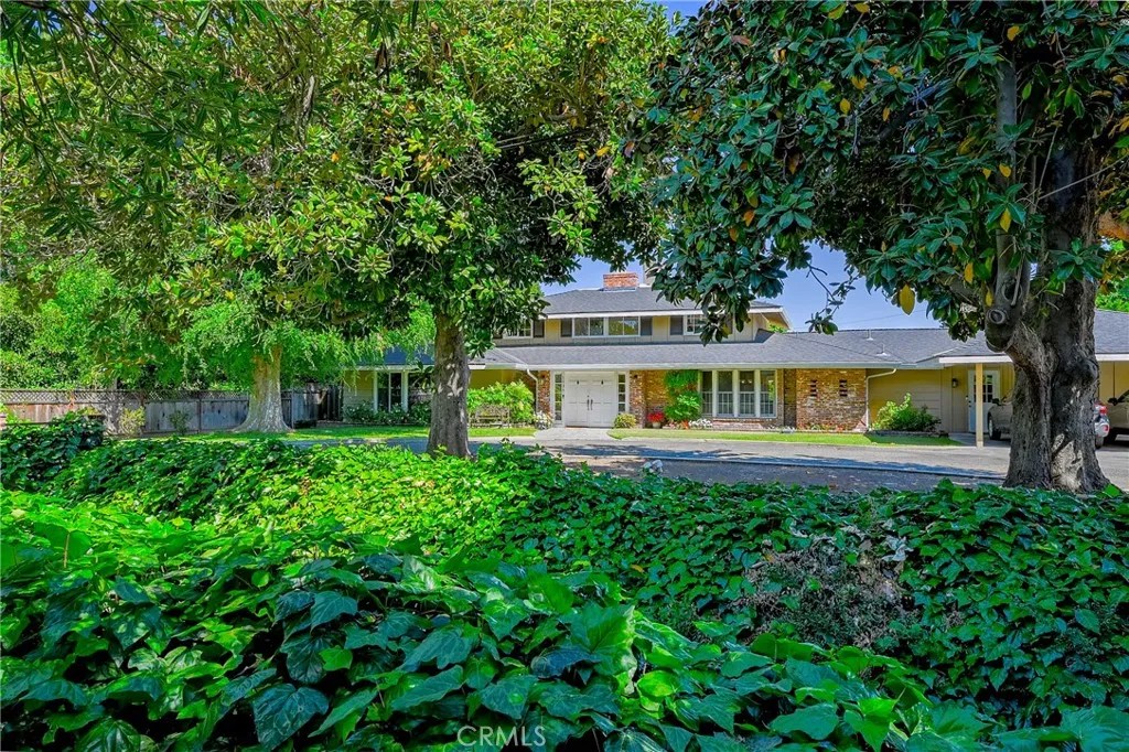 1035 E North Bear Creek Dr