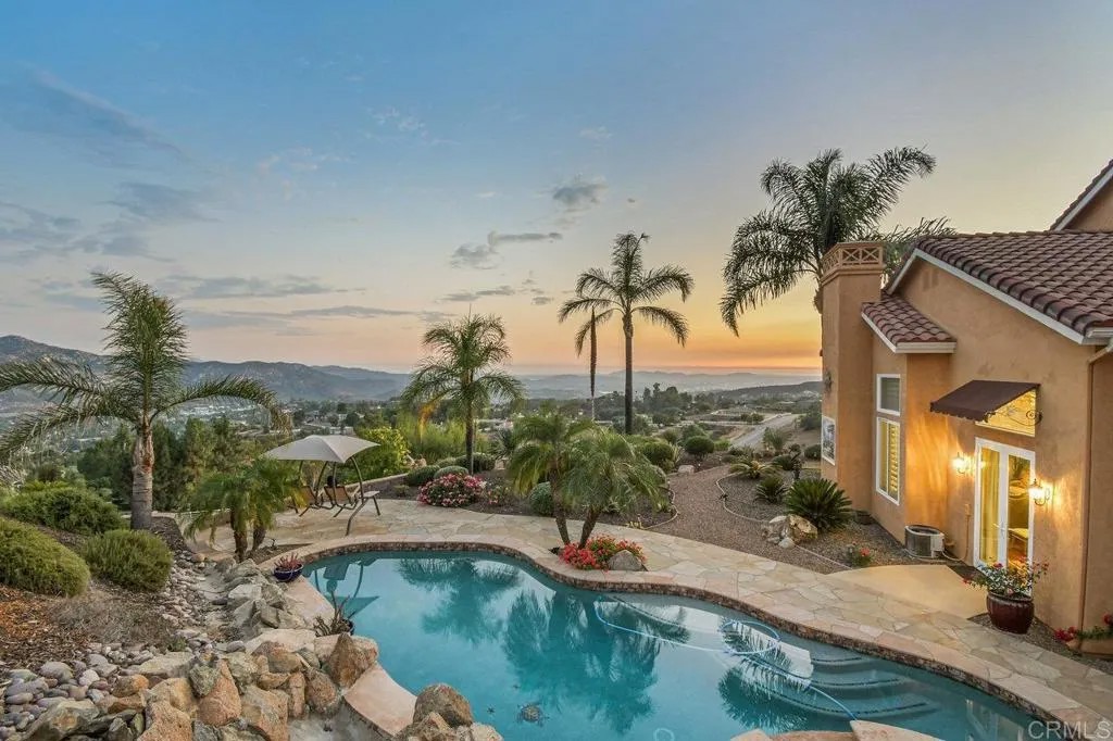 15718 Creek Hills Road