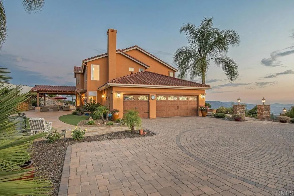 15718 Creek Hills Road