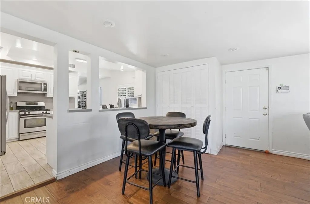 2040 N Kalsman