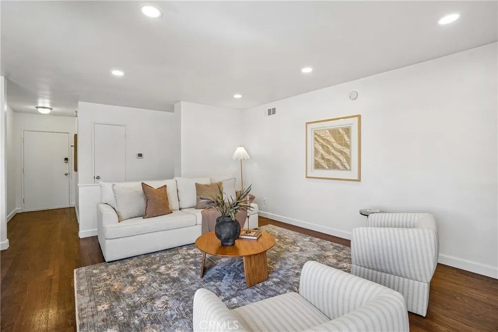 18031 Gramercy Place