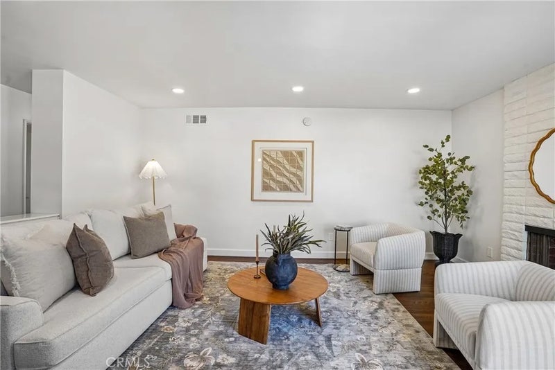 18031 Gramercy Place