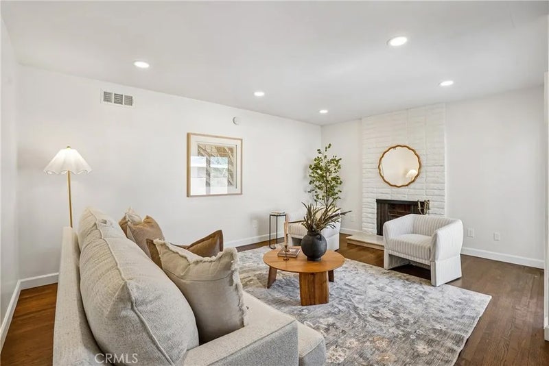18031 Gramercy Place