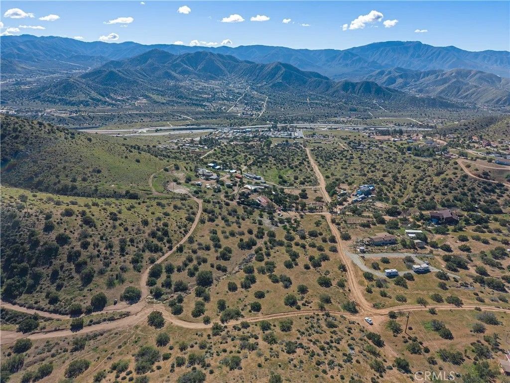 Photo of 0 Vac/1/2 Mi N Sierra Hwy/I Mi E S, Acton, CA 93510 (MLS # SR26017426)