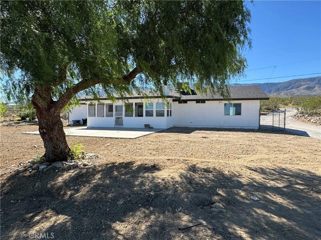 Photo of 32358 Emerald Rd, Lucerne Valley, CA 92356 (MLS # HD26014609)