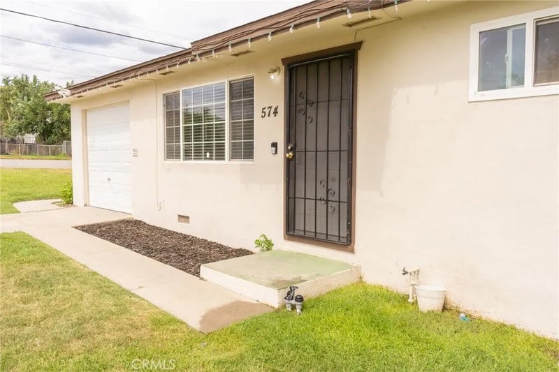 574 N 6th