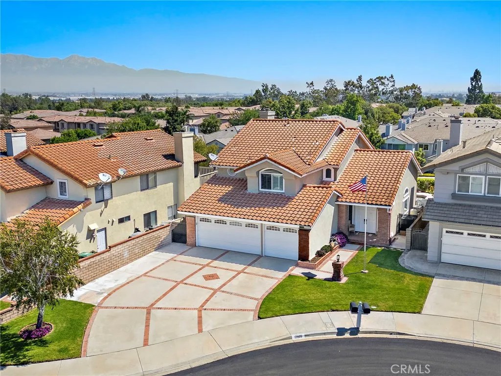 17935 Via Casitas