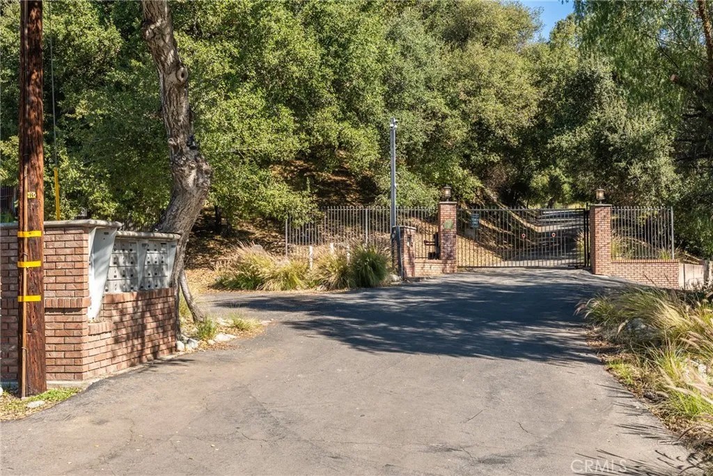 1018 N Glendora