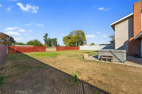 Tiny photo for 1077 Pecan Ave, Madera, CA 93637 (MLS # MD25246927)