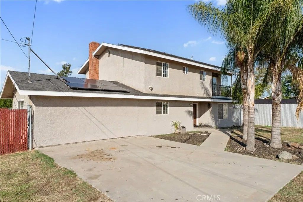 Photo of 1077 Pecan Ave, Madera, CA 93637 (MLS # MD25246927)