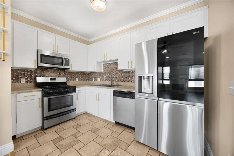 6938 Laurel Canyon 303