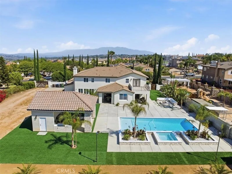 16795 Eagle Peak