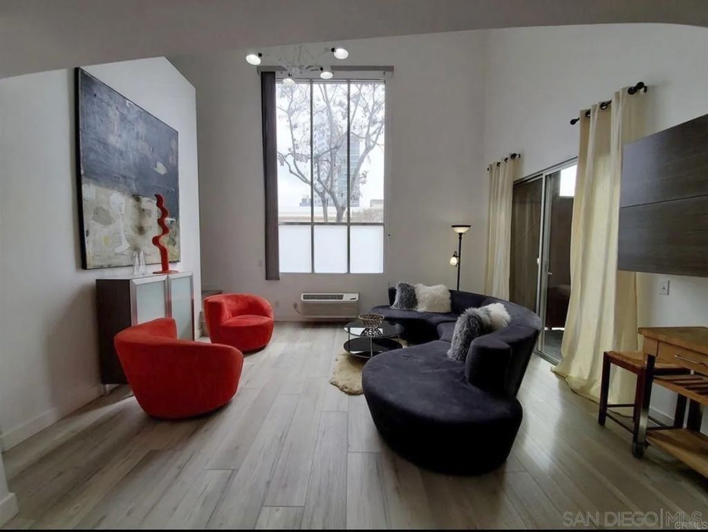 Photo of 948 G Street #19, San Diego, CA 92101 (MLS # 260001954)