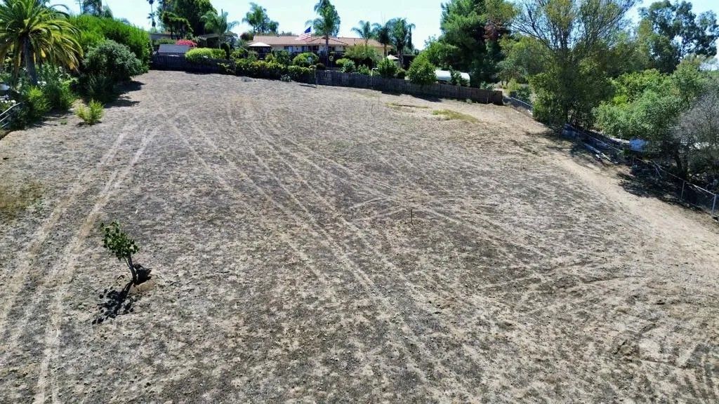 Photo of 1851 E Mission, Fallbrook, CA 92028 (MLS # NDP2509458)