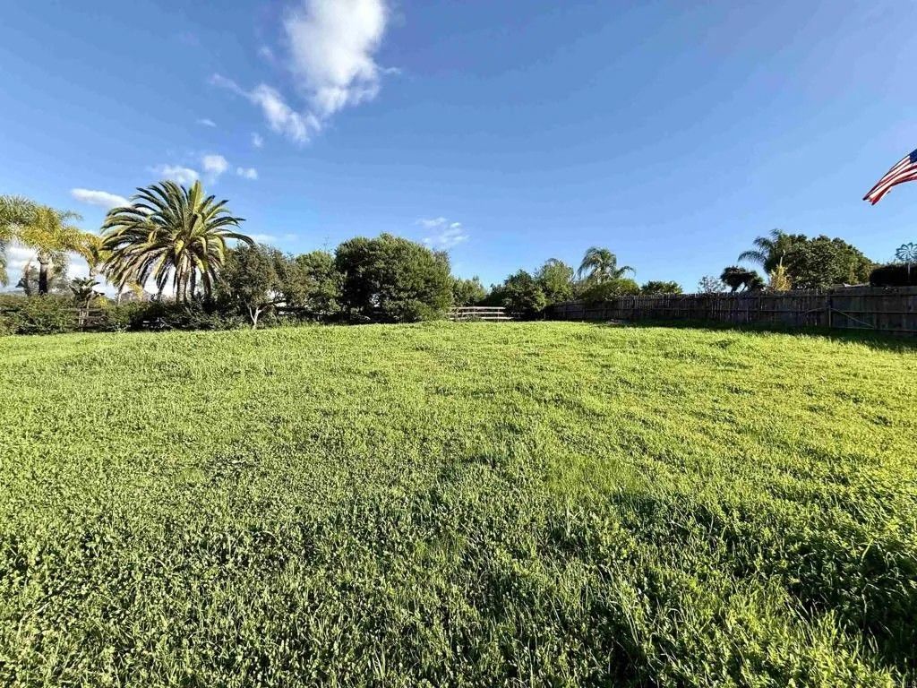 Photo of 1851 E Mission, Fallbrook, CA 92028 (MLS # NDP2509458)