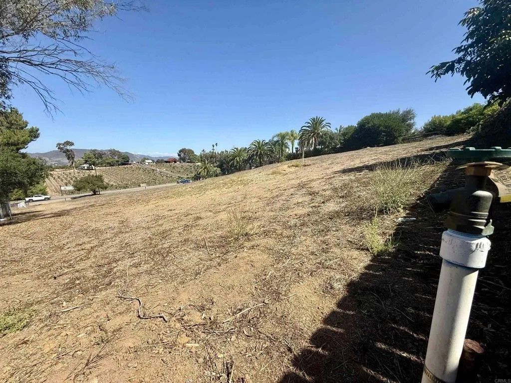 Photo of 1851 E Mission, Fallbrook, CA 92028 (MLS # NDP2509458)