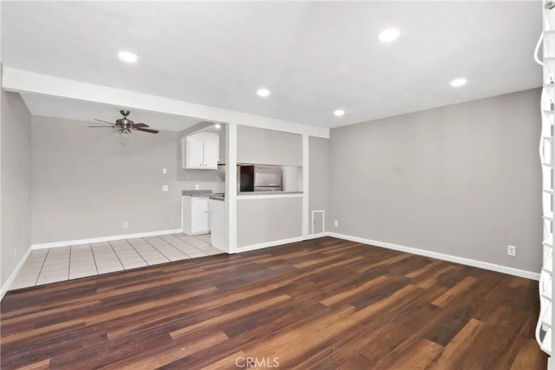 1735 E Washington G14