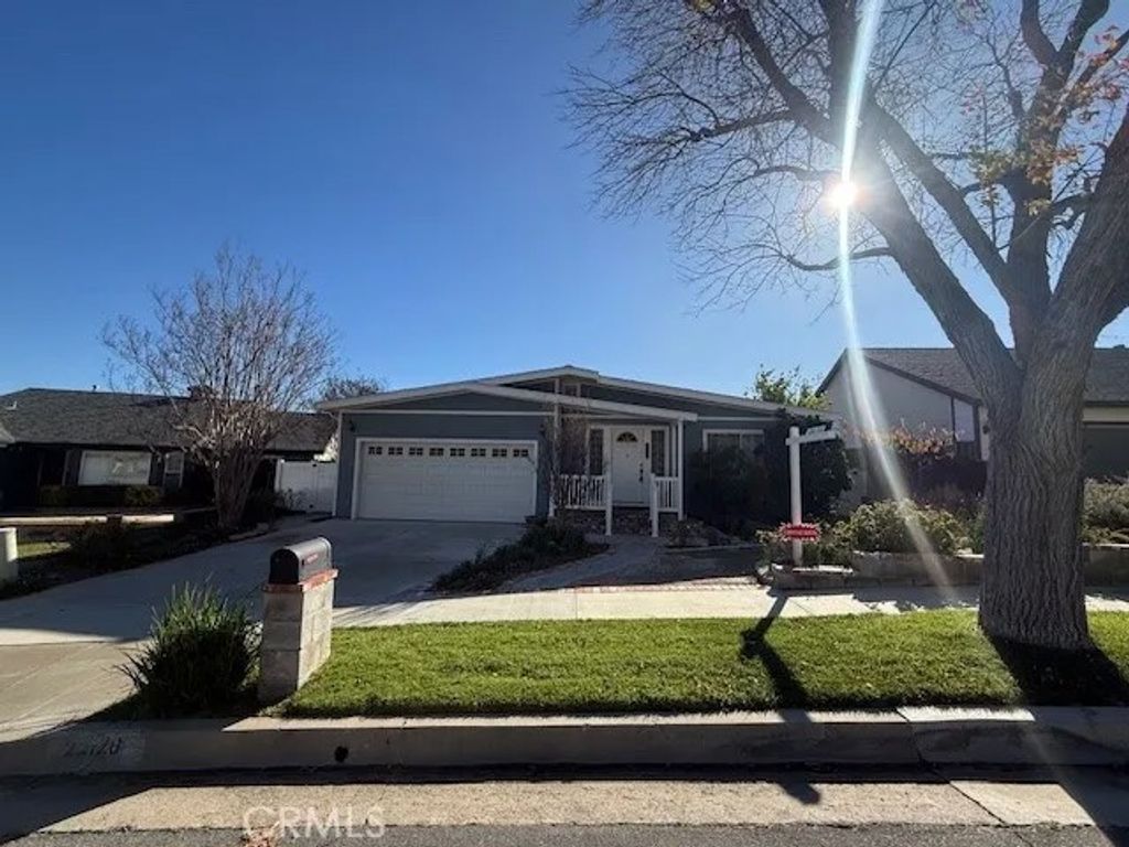 Photo of 22128 Barbacoa Dr, Saugus, CA 91350 (MLS # SR25255942)