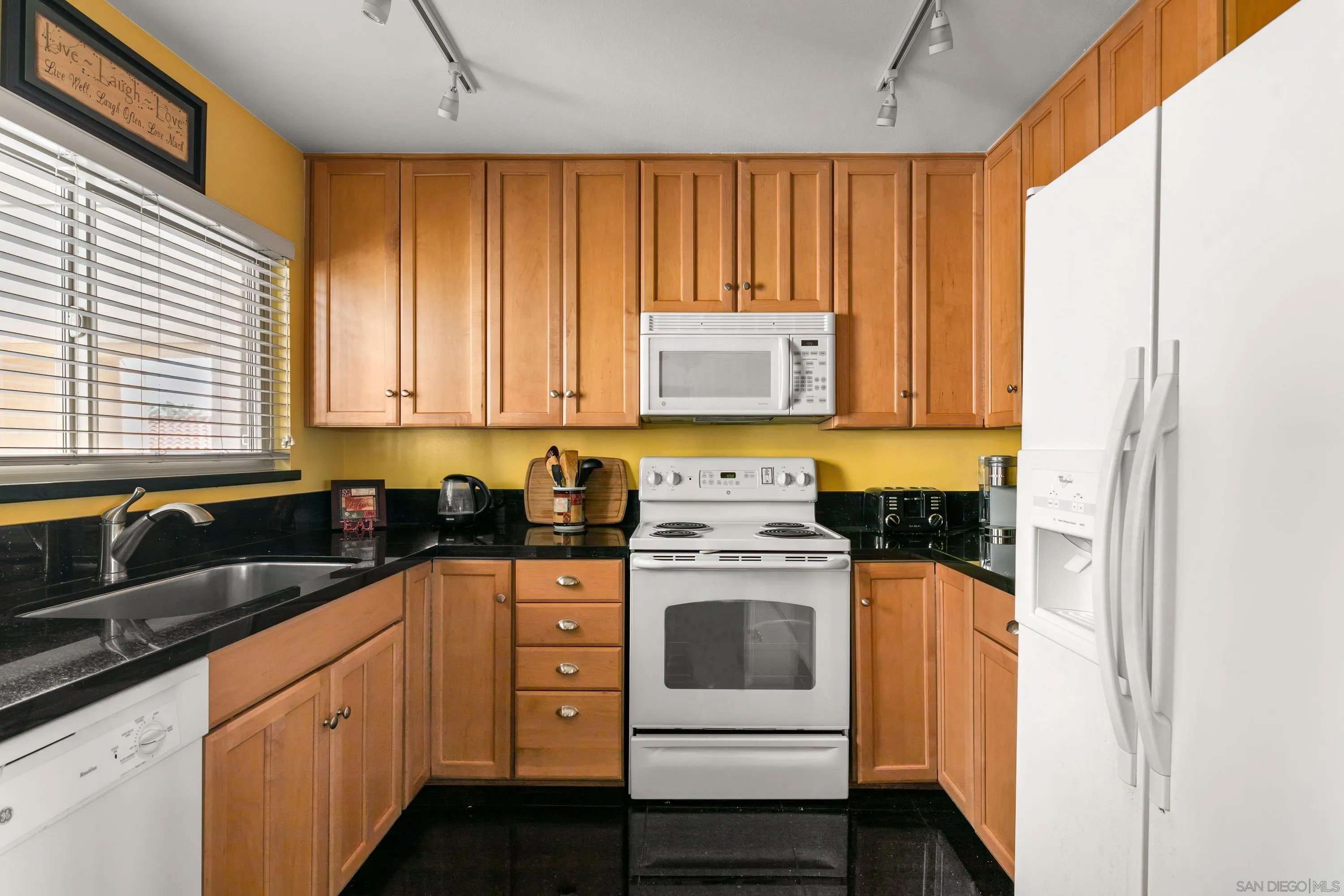 2530 Clairemont Drive 206