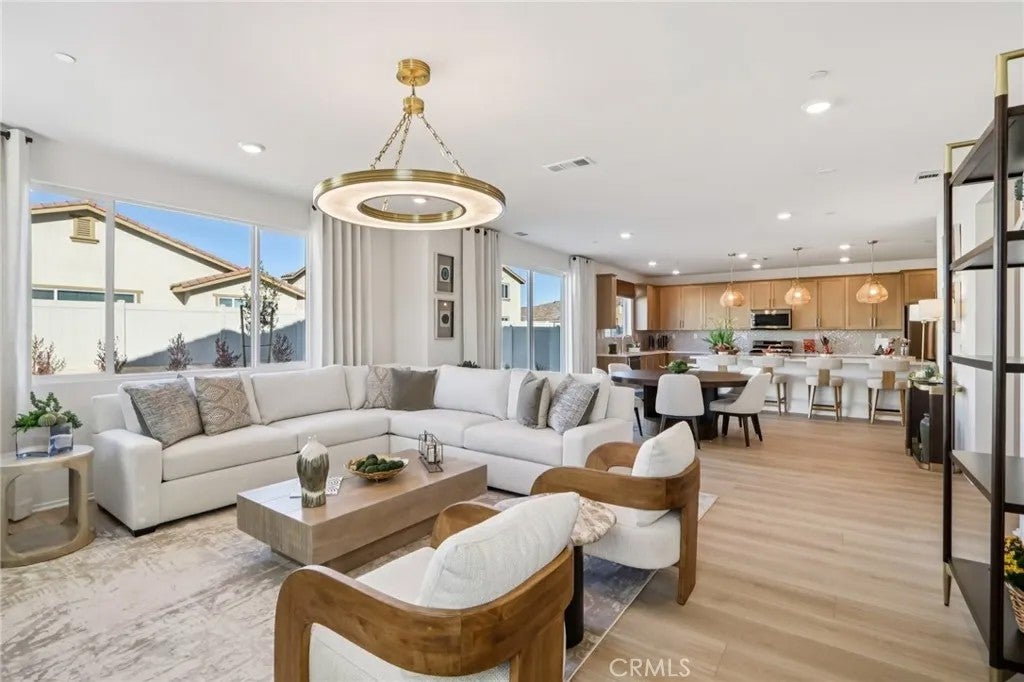 3659 E Avenue Q14