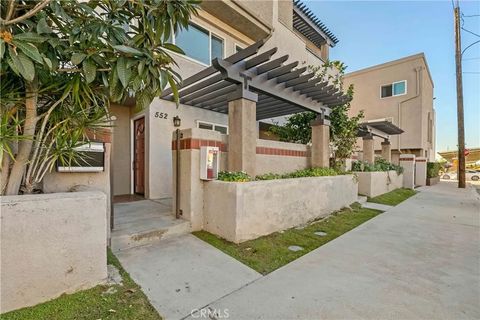 Photo of 552 Hahn Ave, Glendale, CA 91203 (MLS # BB25275106)