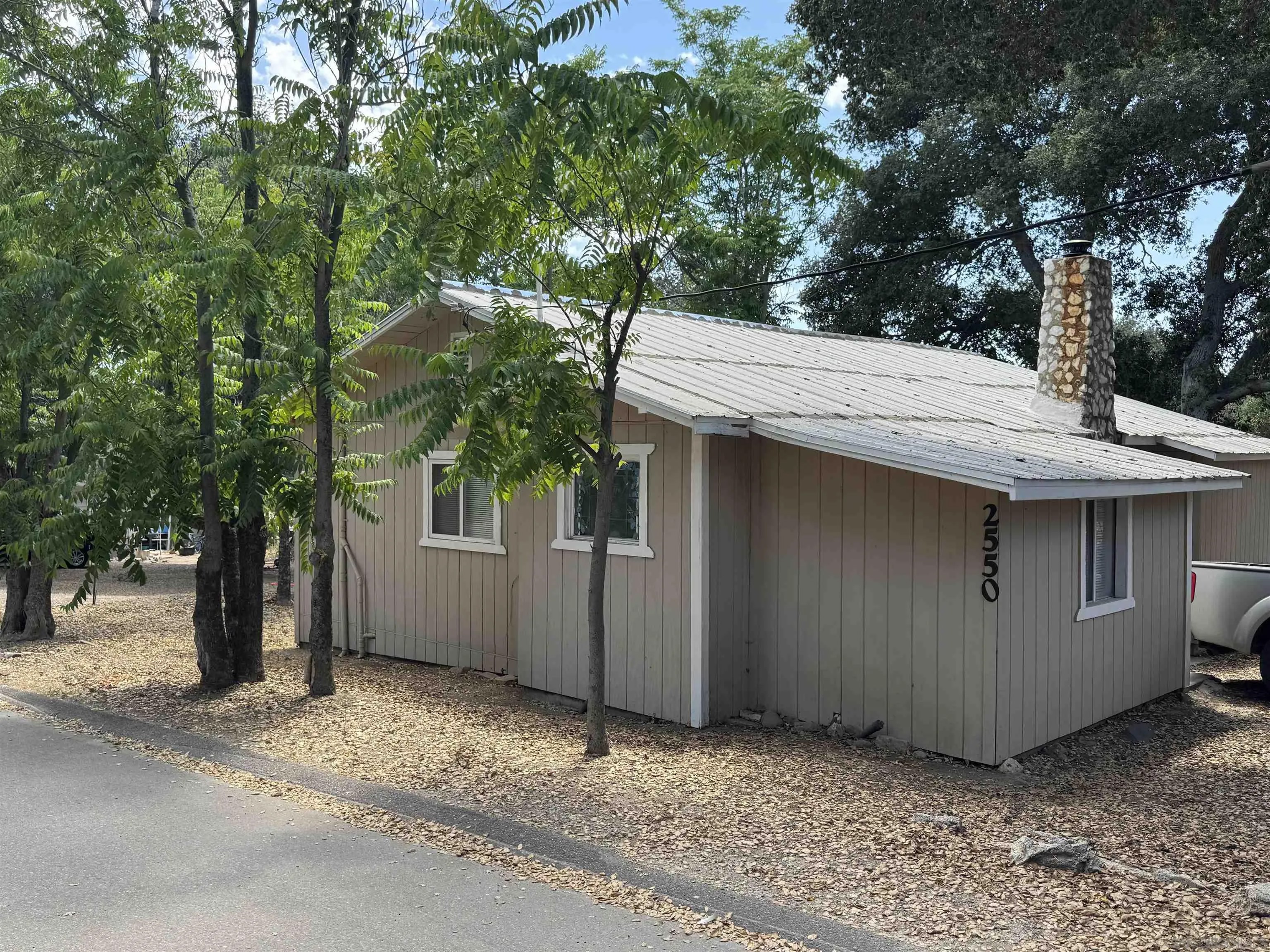 2550 Live Oak Trl