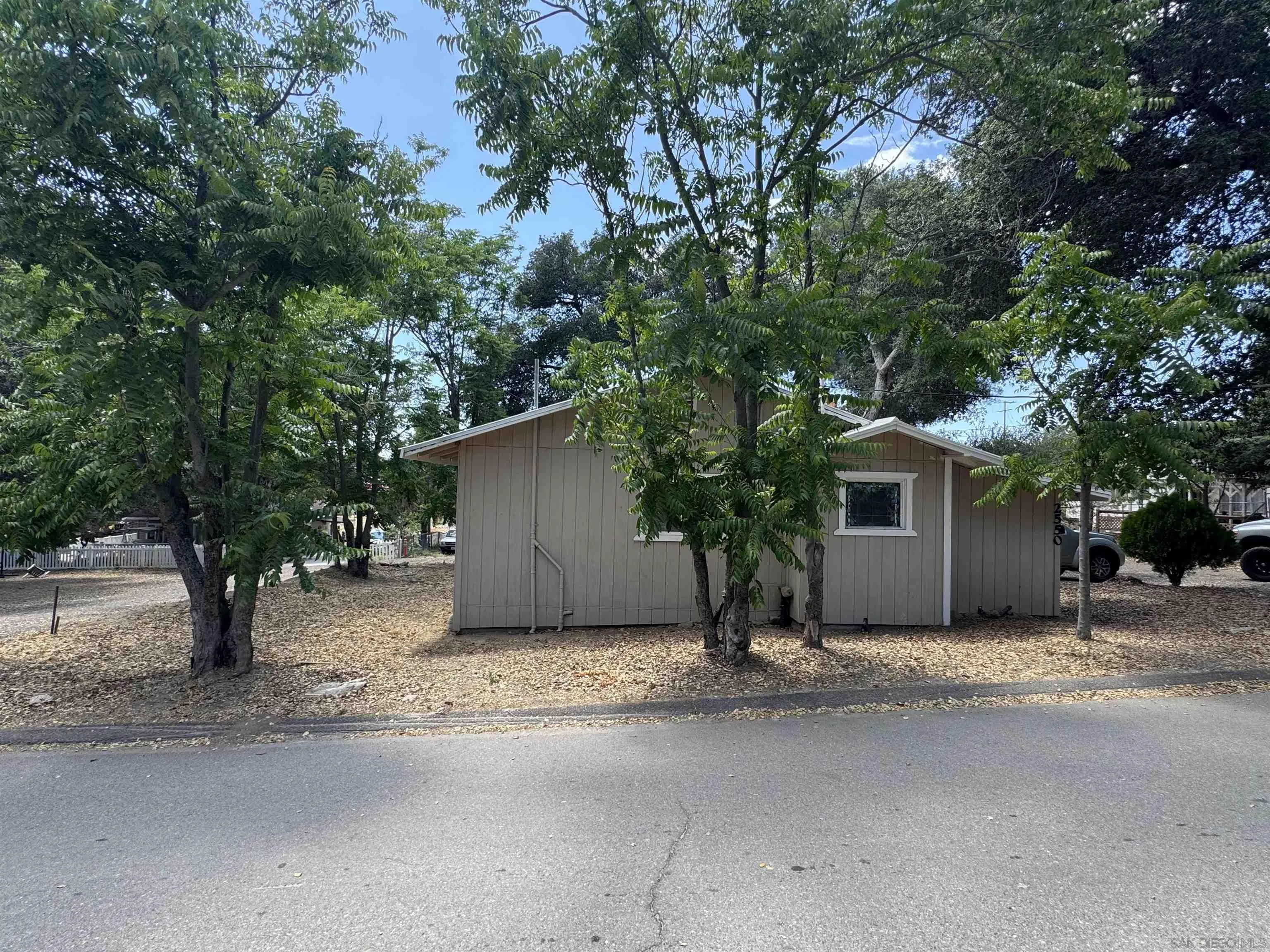 2550 Live Oak Trl