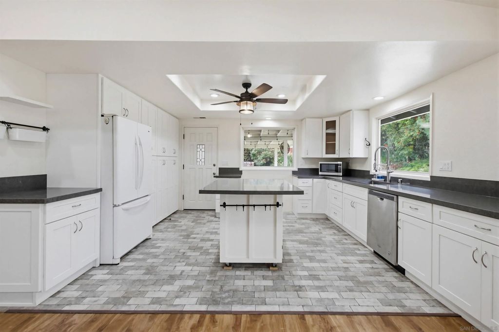 Photo of 157 Spanish Spur, Fallbrook, CA 92028 (MLS # 2600043)