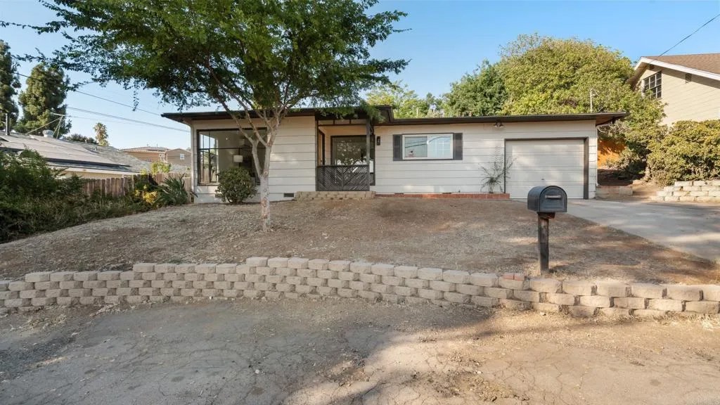 9318 Campo Road