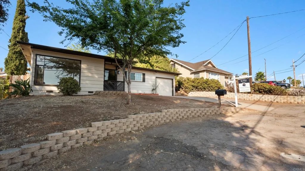 9318 Campo Road
