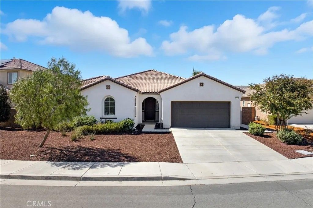 Photo of 35159 Heritage Pointe Drive, Murrieta, CA 92563 (MLS # SW25215102)