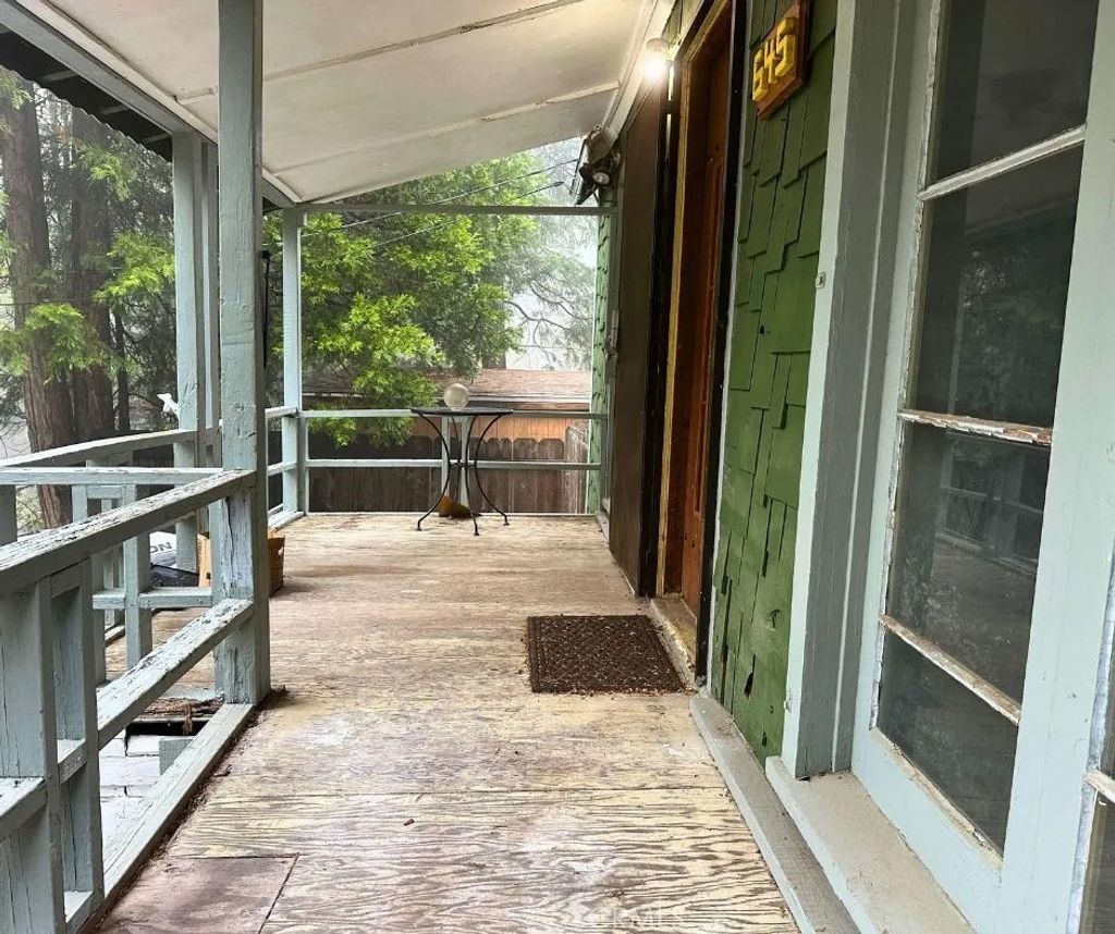 Photo of 645 Knoll Drive, Crestline, CA 92325 (MLS # GD26020652)