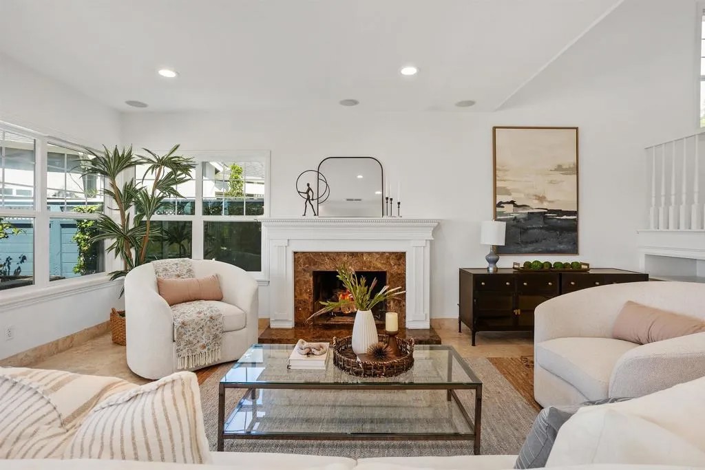 3664 Lorimer Lane