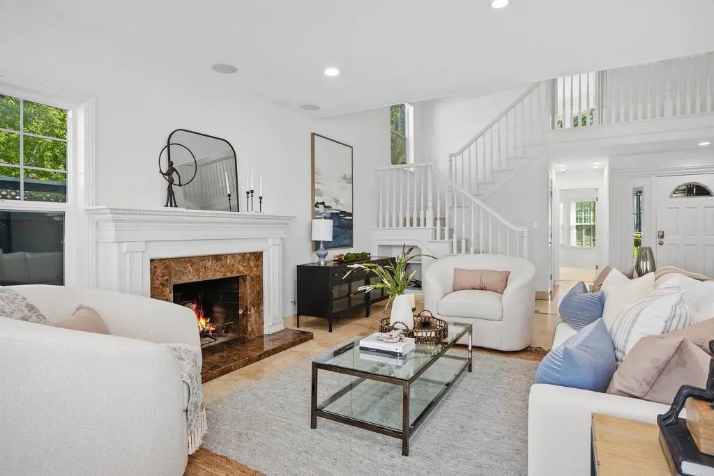 3664 Lorimer Lane