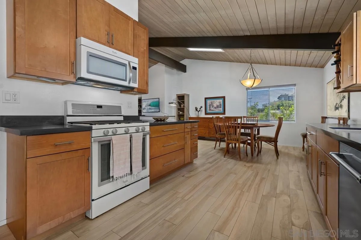 2512 San Joaquin