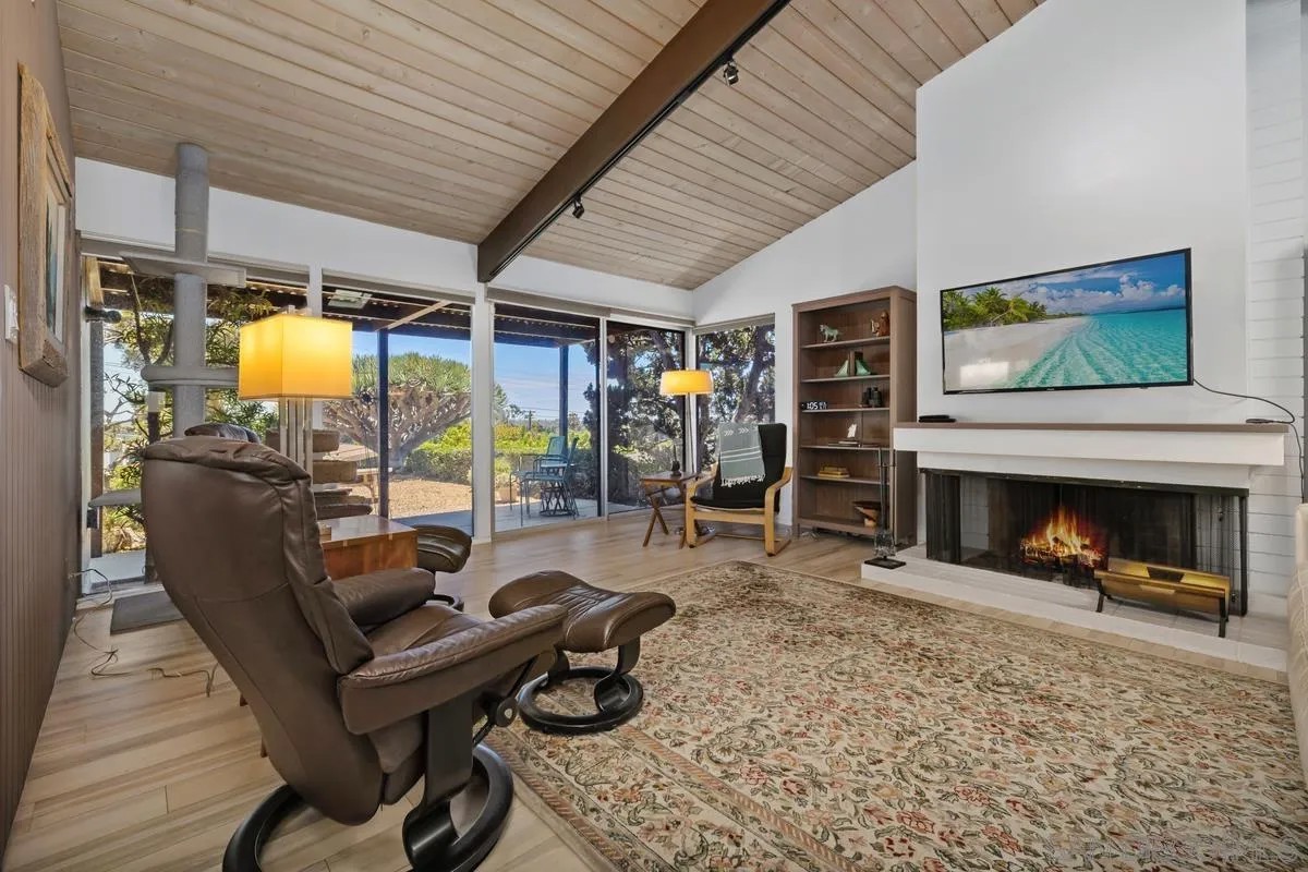 2512 San Joaquin