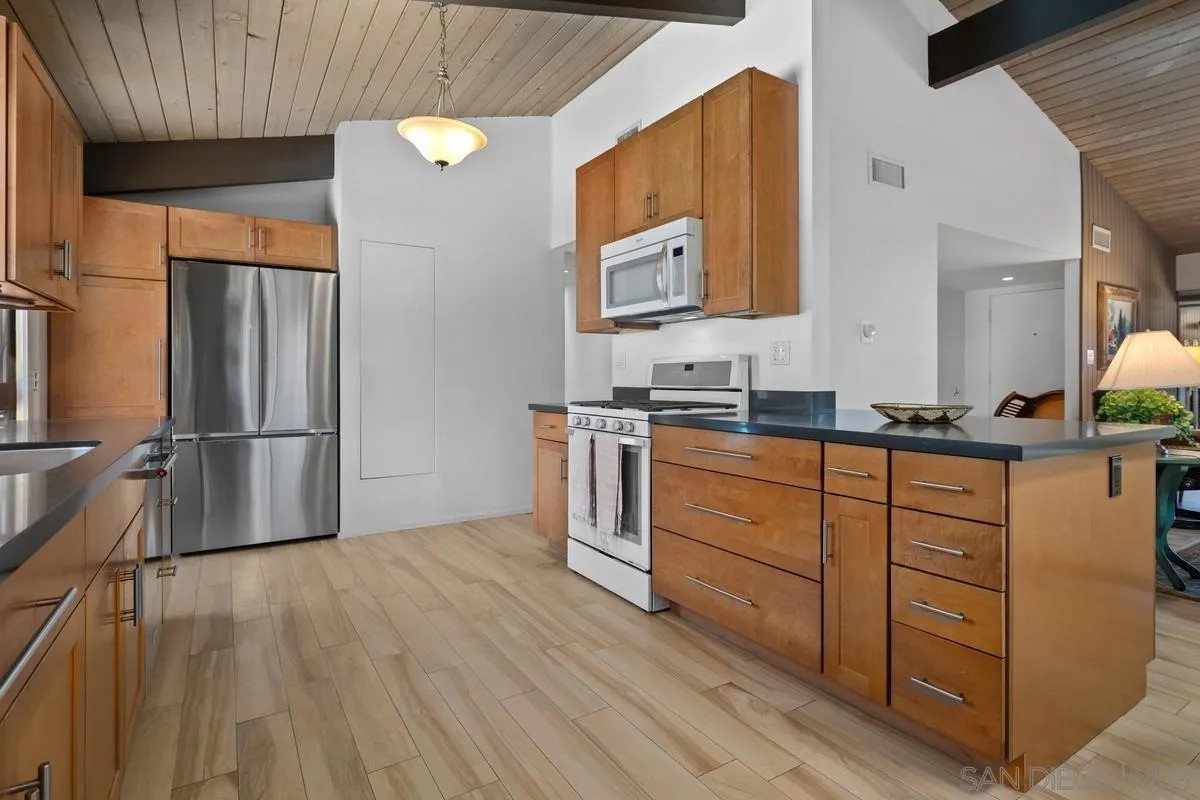 2512 San Joaquin