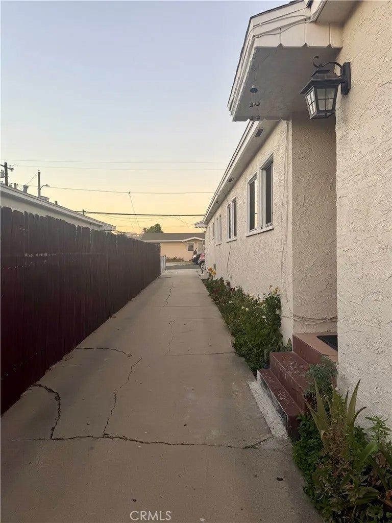 3700 W 105th