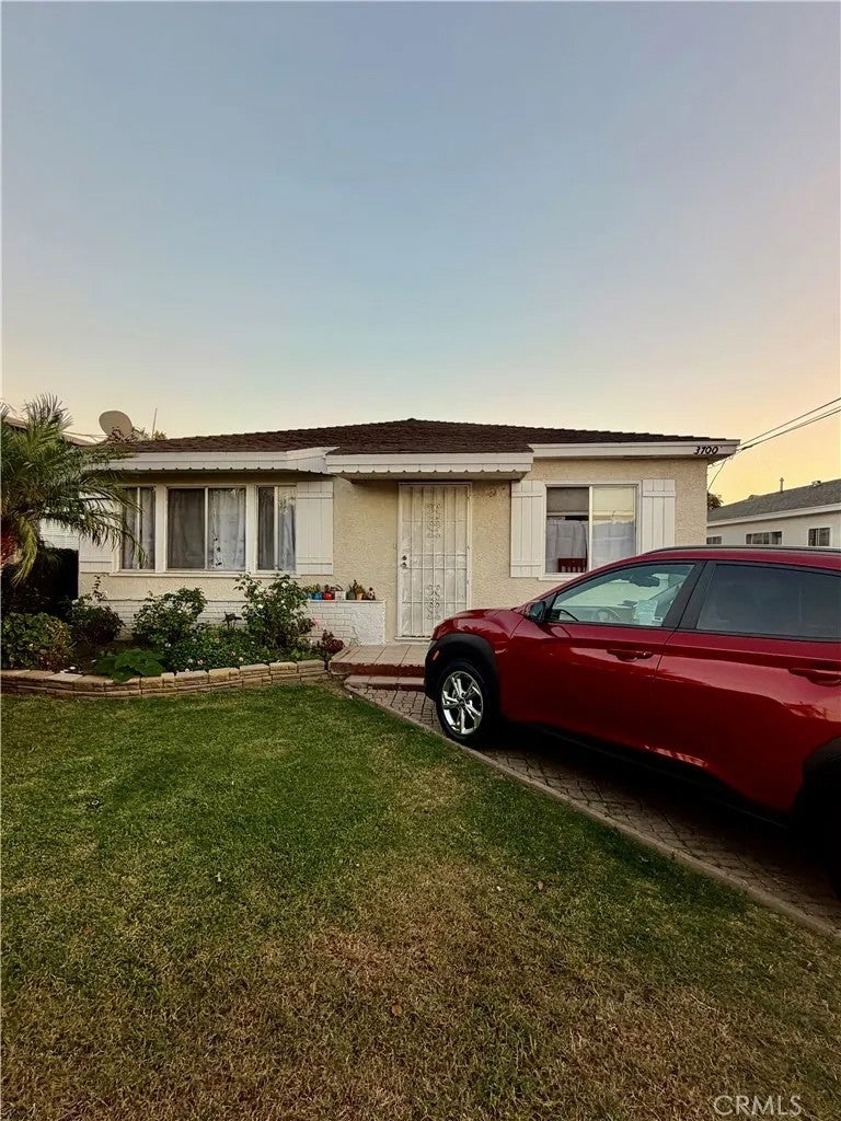 3700 W 105th