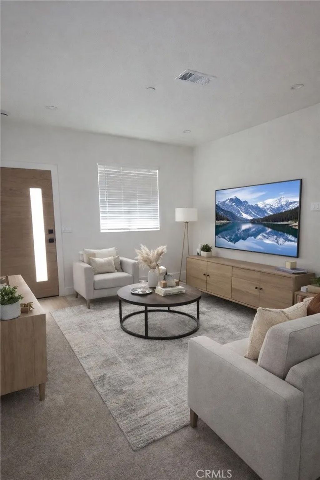 Photo of 8805 Delco Ave, Winnetka, CA 91306 (MLS # SR26040925)