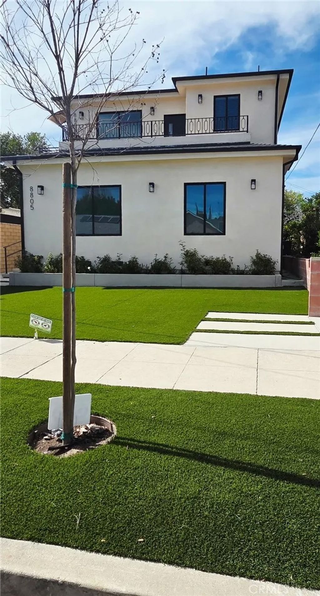 Photo of 8805 Delco Ave, Winnetka, CA 91306 (MLS # SR26040925)