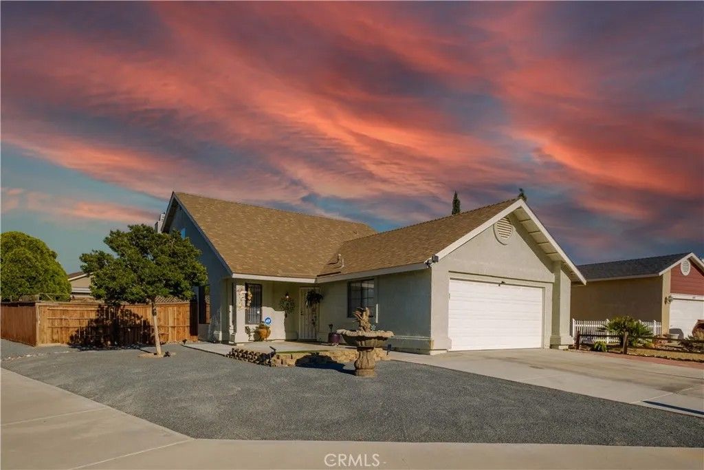 Photo of 12455 Highgate Avenue, Victorville, CA 92395 (MLS # HD26022084)