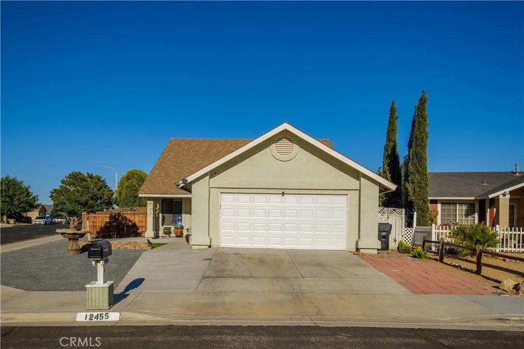 Photo of 12455 Highgate Avenue, Victorville, CA 92395 (MLS # HD26022084)