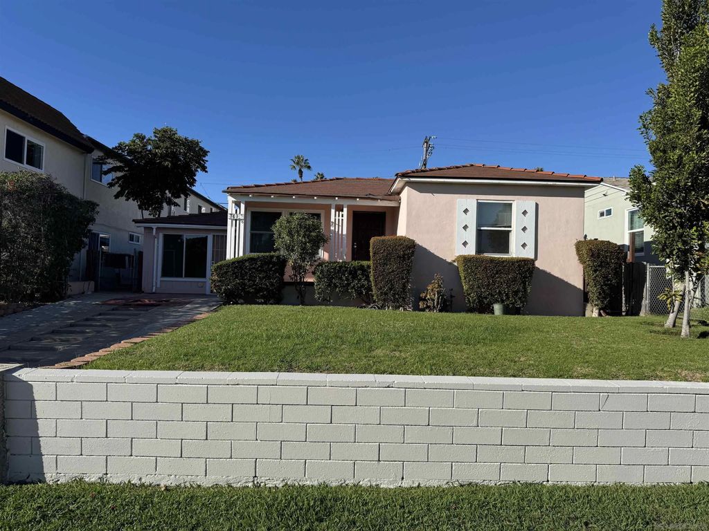 Photo of 1618 Missouri St, San Diego, CA 92109 (MLS # 250042969)