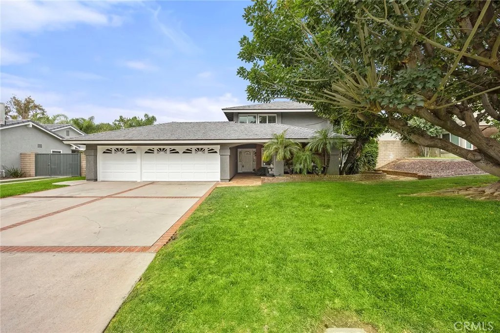 4971 Oak Tree Court