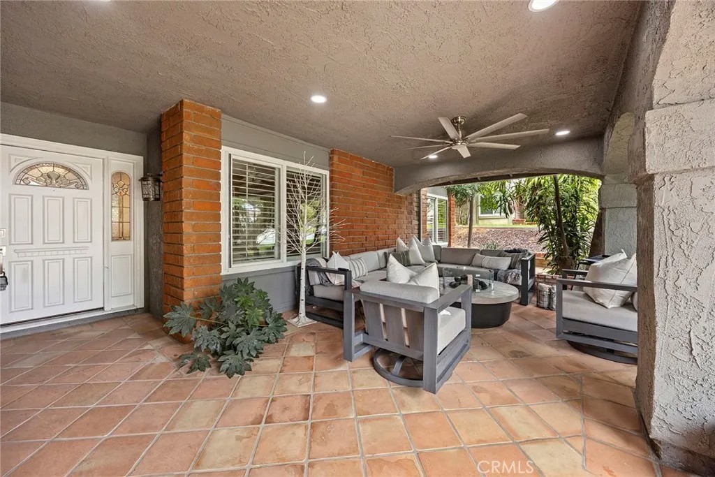 4971 Oak Tree Court