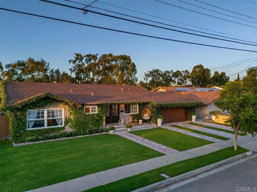 Photo of 177 El Capitan Dr, Chula Vista, CA 91911 (MLS # PTP2507726)